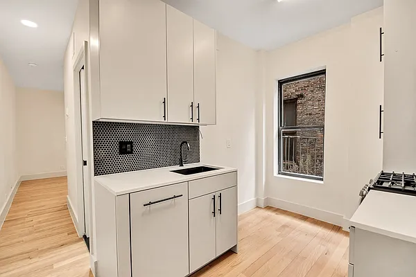 Rented by Bold New York | media 11