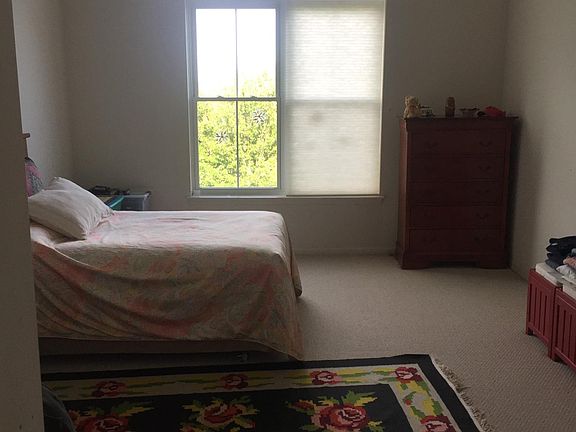 4th image of 1914 Farnsworth Ln #307