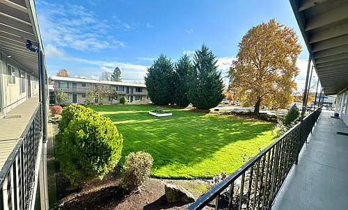 Greenwood Manor Photo 1