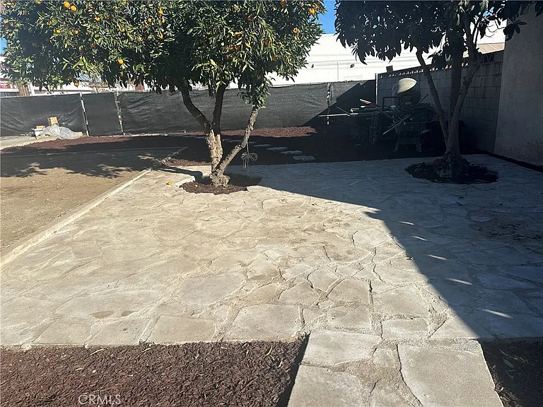 1054 N Euclid Ave — Photo 26