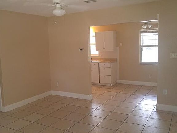3rd image of 2000 47th St S