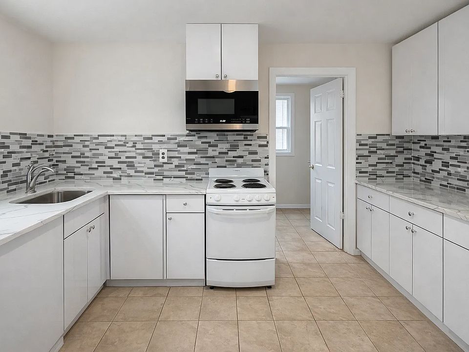 2nd image of 24512 83rd Ave Floor 2