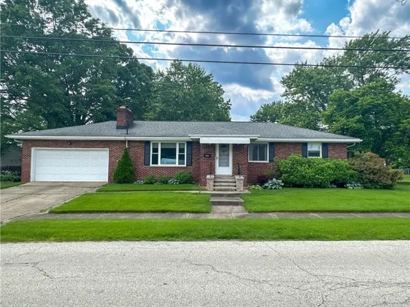 344 17th St NW, Barberton, OH 44203