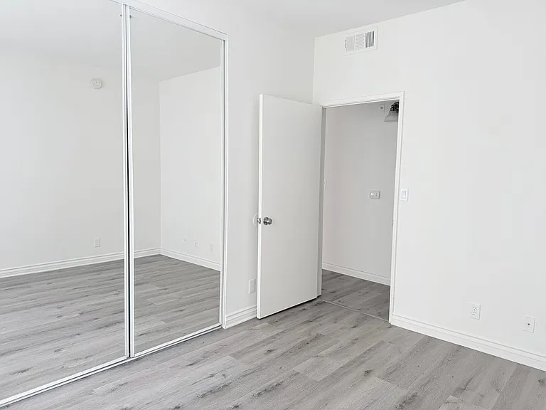 Perfectly situated 2 bedroom and 2 bathroom ! — Photo 9