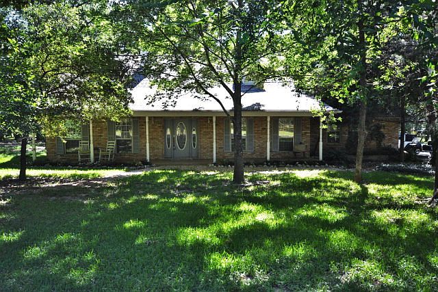 1st image of 390 Saint Andrews Dr