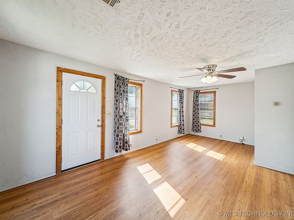 2nd image of 1005 N Osage Ave