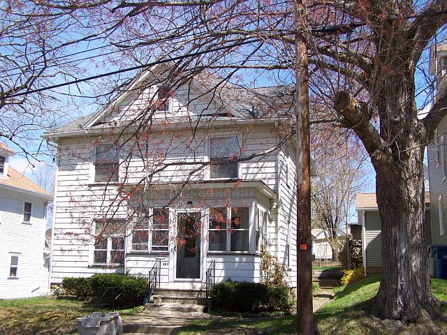 1st image of 561 Pine St