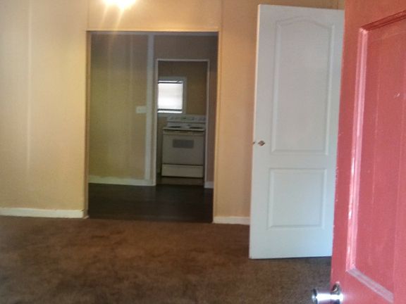5th image of 901 N Gordon St