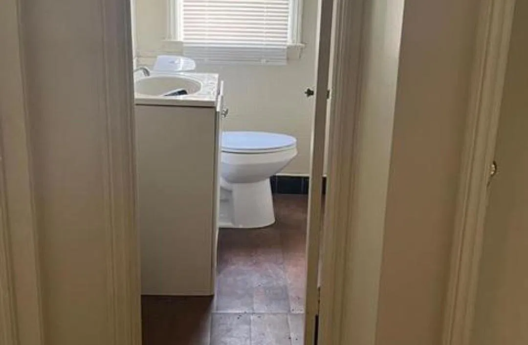 2 bed, 840 sqft, $1,200 — Photo 4