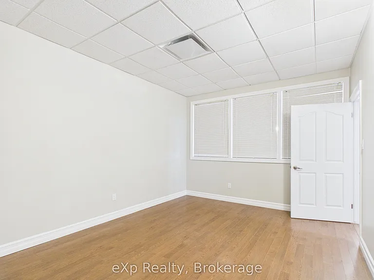 807 Queen St #2 — Photo 11