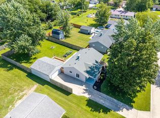 2121 Edenton Dr, Fort Wayne, IN 46804