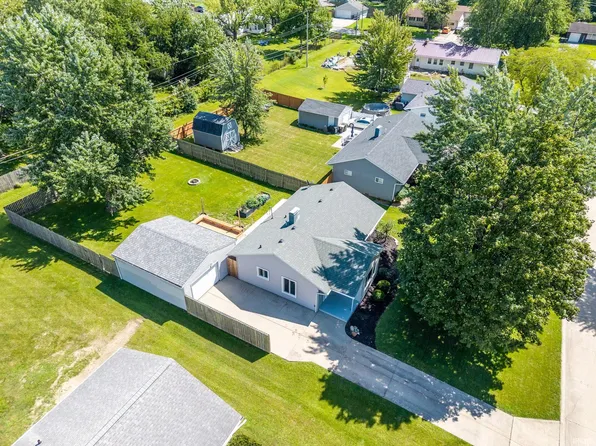 2121 Edenton Dr, Fort Wayne, IN 46804