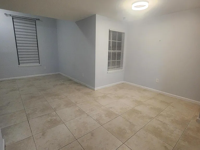 1050 Crystal Way #K — Photo 6