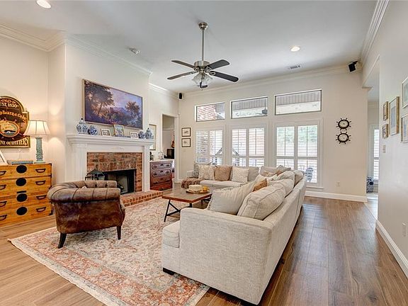 4th image of 213 Summer Place Cv