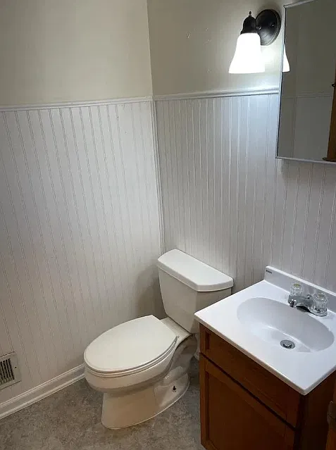 3 bed, 1.5 bath, 1290 sqft, $1,443 — Photo 3