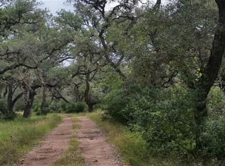 1697 Green Dewitt Rd, Cuero, TX 77954