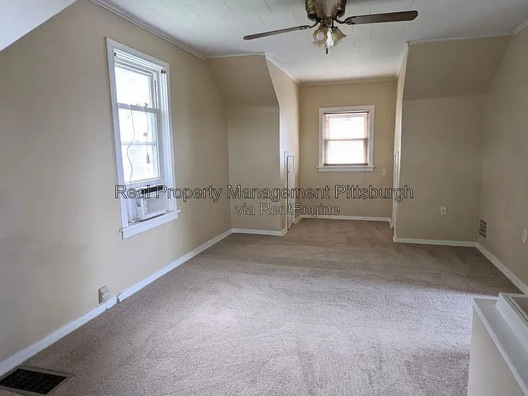 302 W Miller Ave — Photo 6