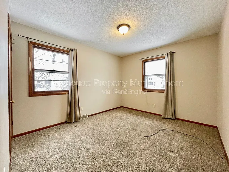 1054 Royal Oak St SW — Photo 13