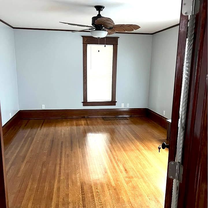 2nd image of 306 S Main St