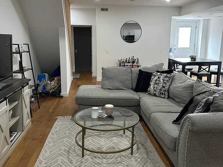 522 Spruce St #3F — Photo 1