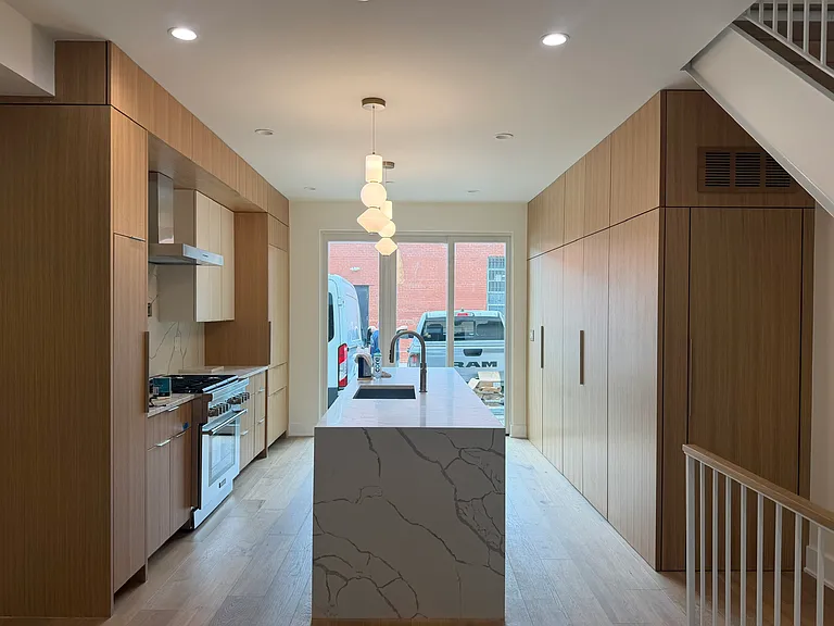 2104 Naudain St — Photo 1