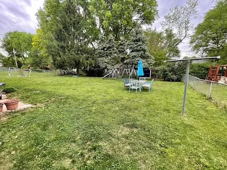 8810 W 94th St — Photo 23