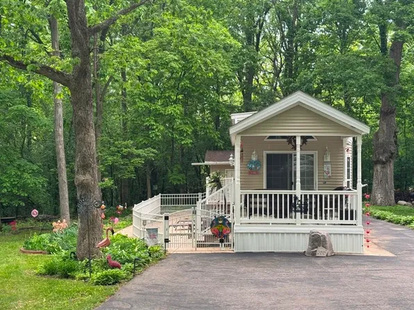 269 Oak Ln, Edgerton, WI 53534