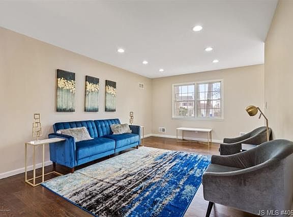 4th image of 118 N Curtis Pl
