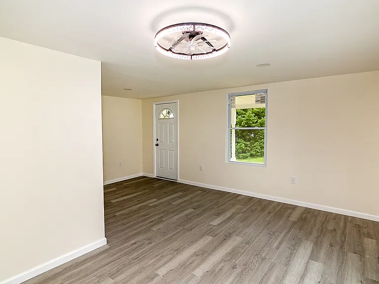 174 Sand Spring Rd — Photo 13