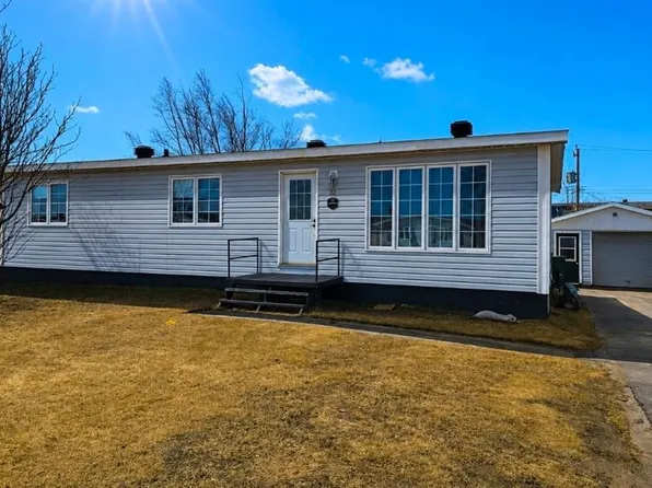 32 Guy Street, Wabush, NL A0R1B0