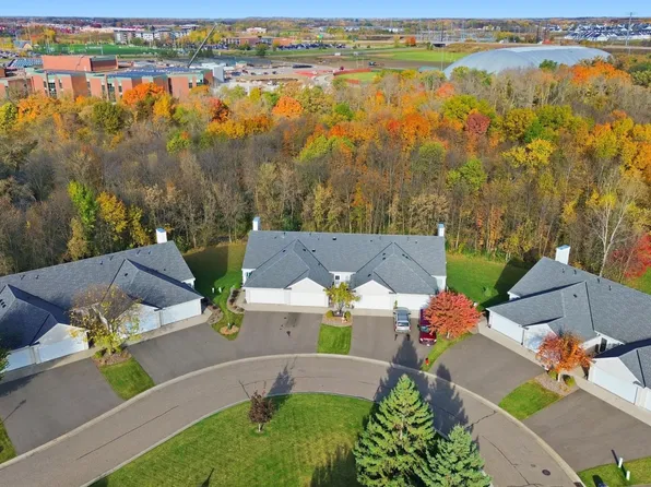 9821 Zinnia Ln N, Maple Grove, MN 55369
