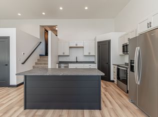 6740 66th Ave S, Horace, ND