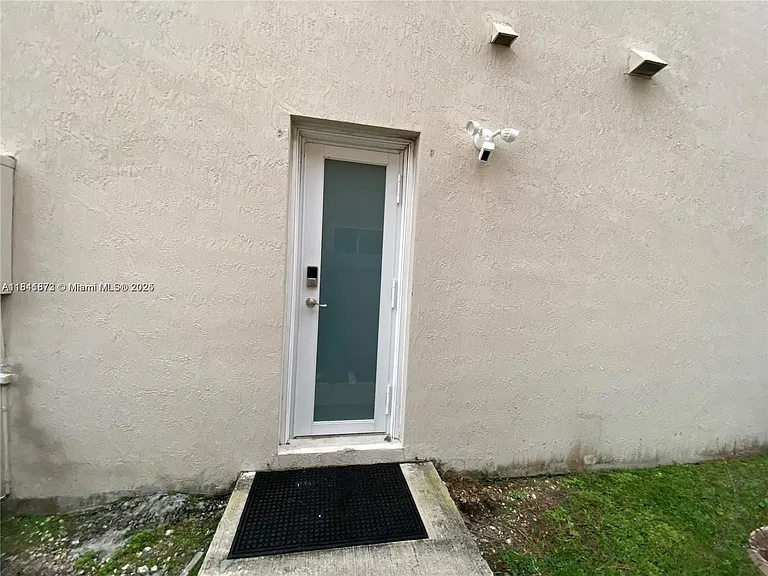 15603 SW 178th St #- — Photo 9