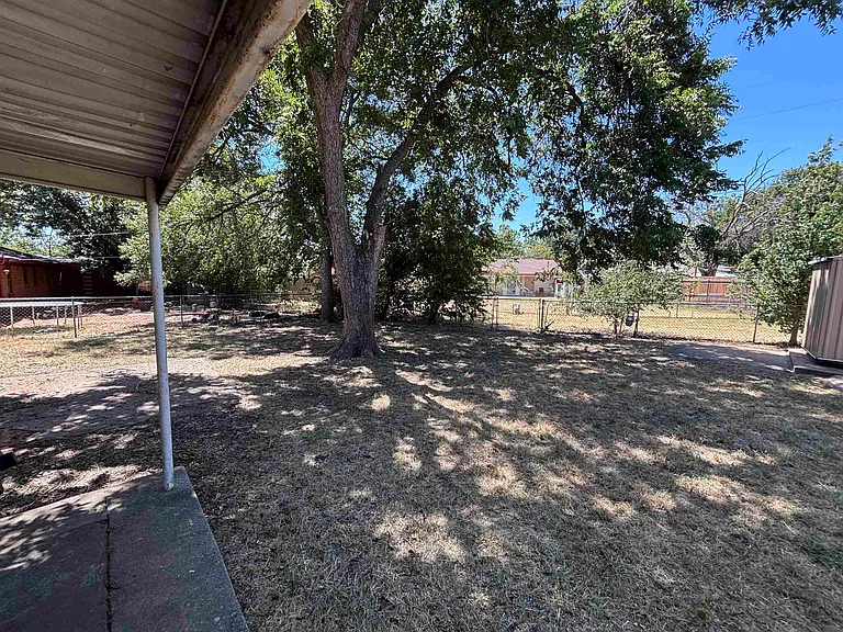 1706 Longview St — Photo 19