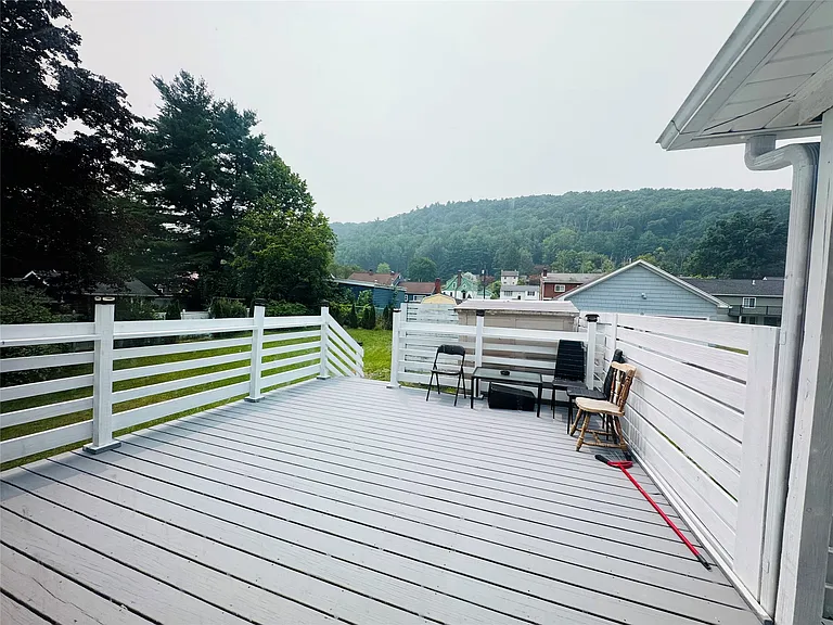 151-153 Iris Dr — Photo 15
