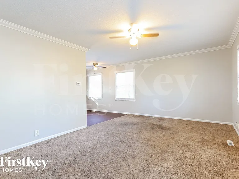 203 Caddy Ave — Photo 3