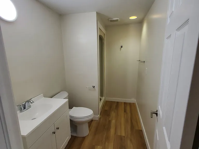 583 King St — Photo 6