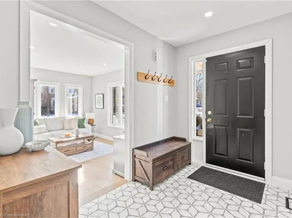 7 Davidson Blvd #36, Hamilton, ON L9H 6Y7