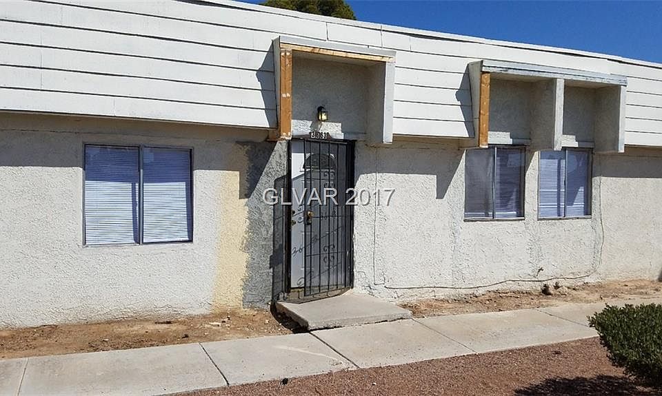 1st image of 3661 Villa Knolls South Dr