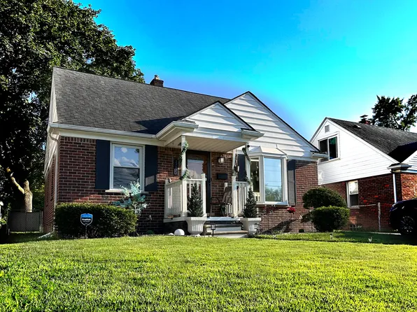 33603 Forest St, Wayne, MI 48184