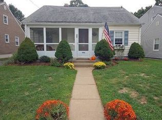 27 Kennedy Rd, Morris Plains, NJ 07950