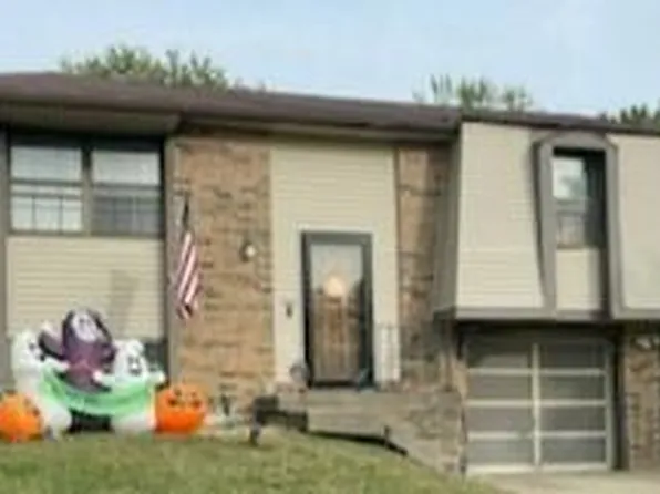 1408 NW Kingston Rd, Blue Springs, MO 64015