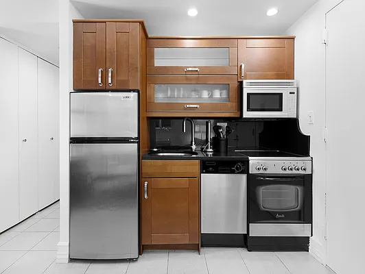 Rented by Compass | media 7