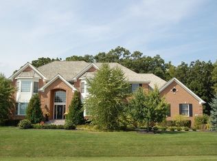 40 Candlewood Dr, North Barrington, IL
