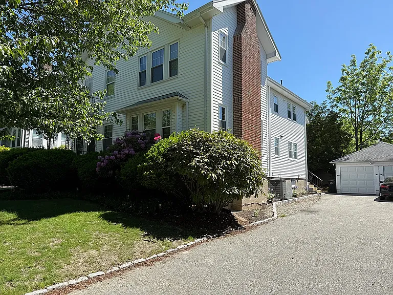 23-25 Stearns Rd #1 — Photo 15