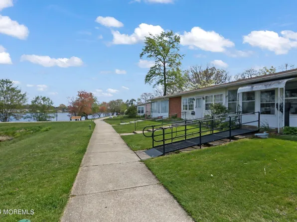 107C Edinburgh Lane, Lakewood, NJ 08701