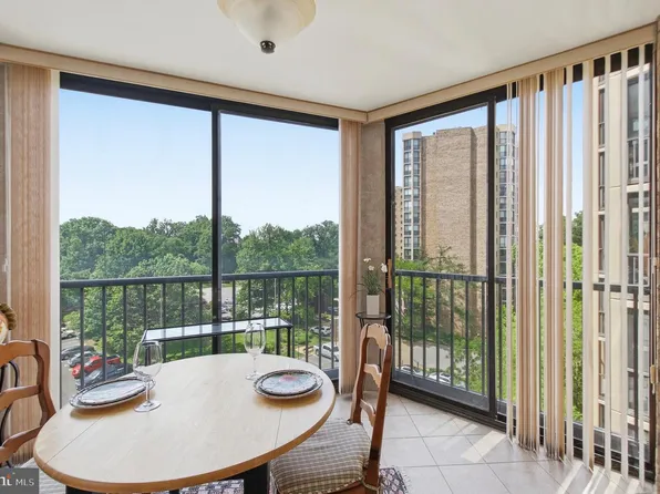 5902 Mount Eagle Dr APT 703, Alexandria, VA 22303