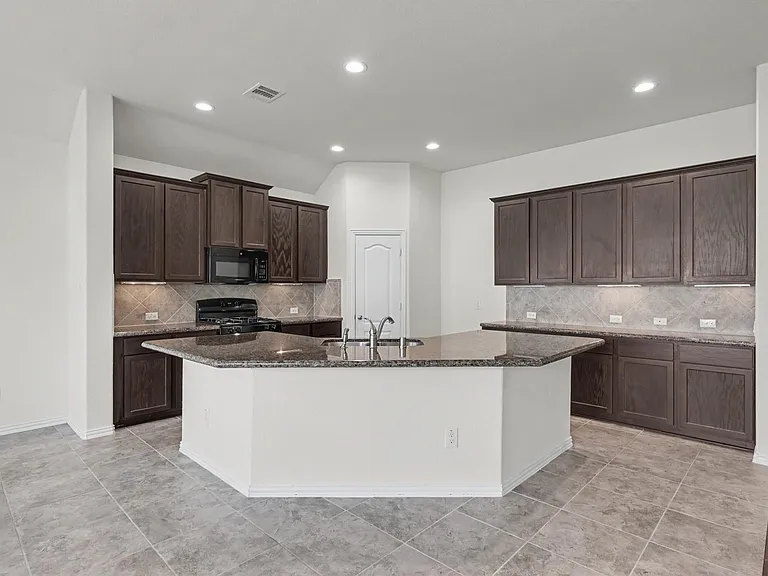 21327 Somerset Shores Xing — Photo 11