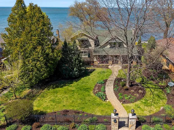 6039 Sunset Shores Rd, Luxemburg, WI 54217
