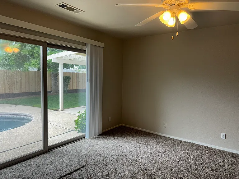 875 E Cromwell Ave — Photo 14